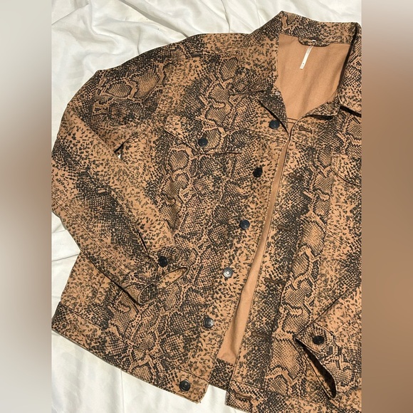 Free People Brown Snake Trucker Jacket - M - Picture 4 of 8
